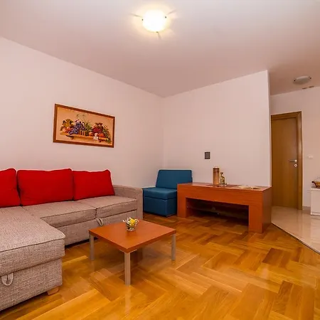 Kristina Apartament *