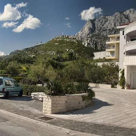 Kristina Apartament *